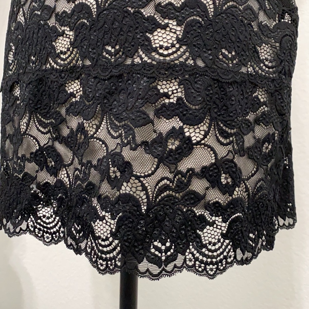 Black lace lingerie - Picture 6 of 9